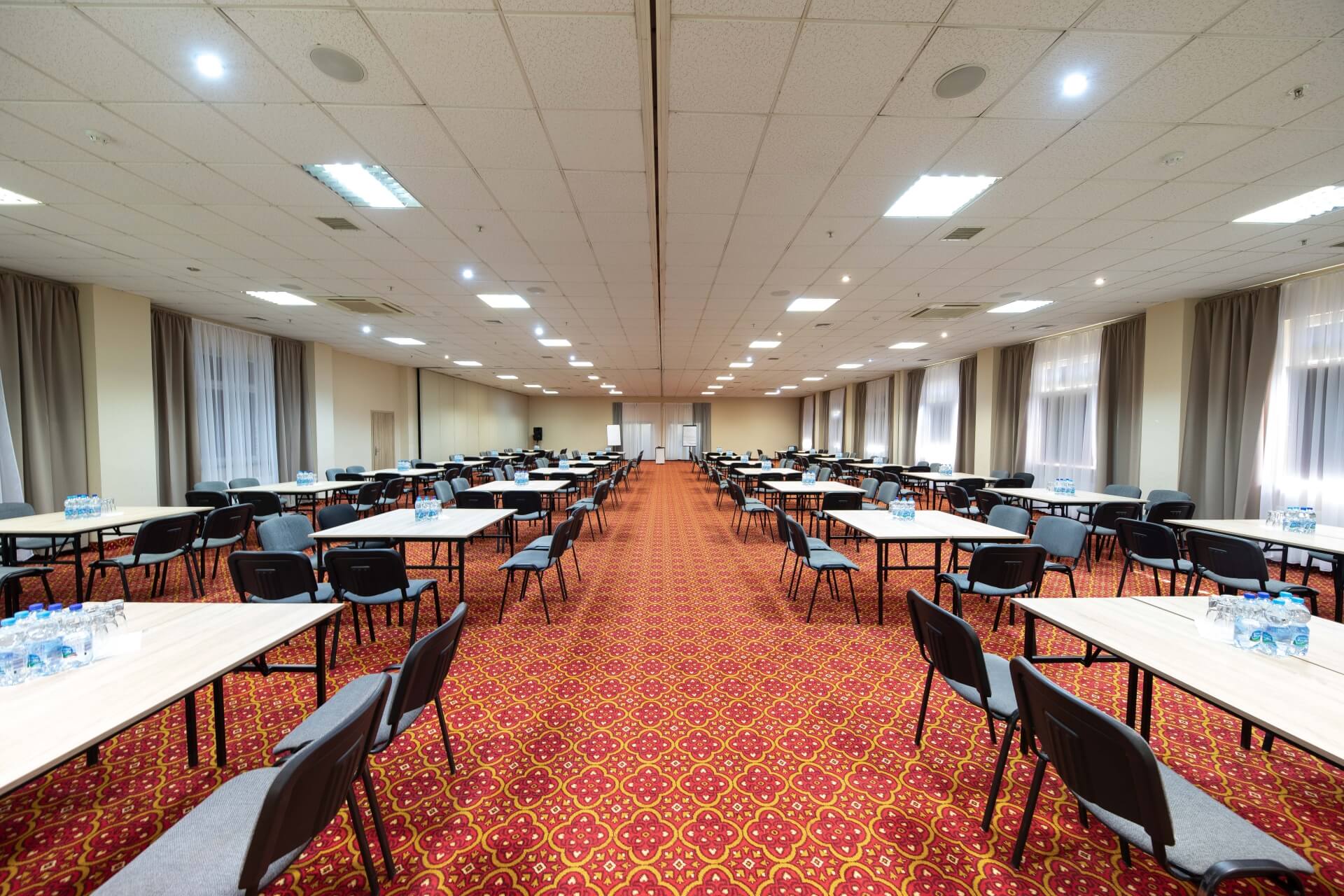 Jak zorganizować konferencję, która zapadnie uczestnikom w pamięć? Dowiedz się, gdzie zacząć